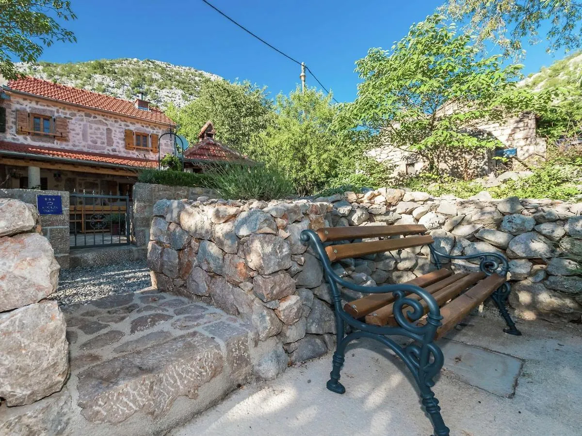 Cozy Holiday Home With Garden In Starigrad Croatia