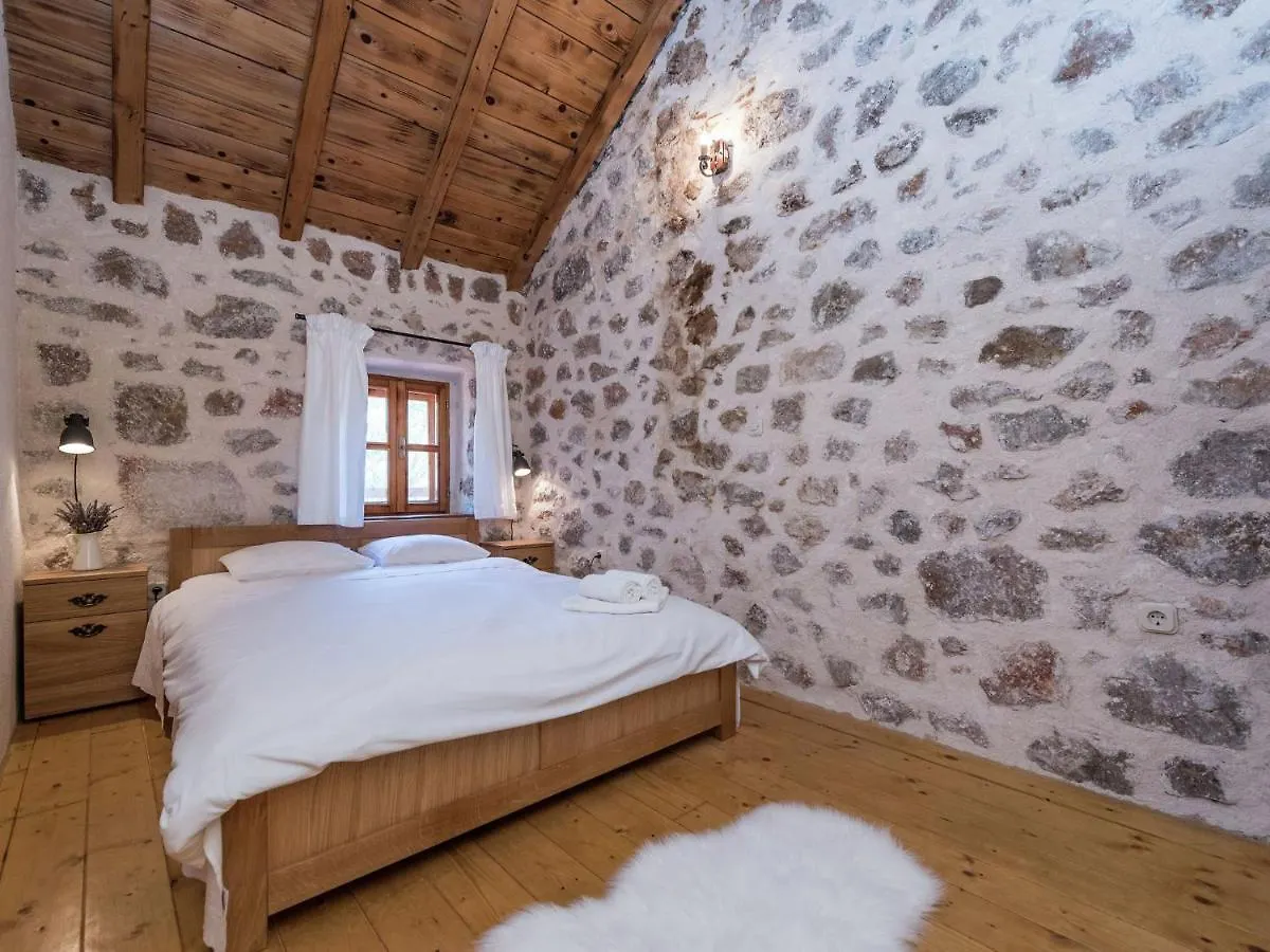 Cozy Holiday Home With Garden In Starigrad 0*, Starigrad Paklenica